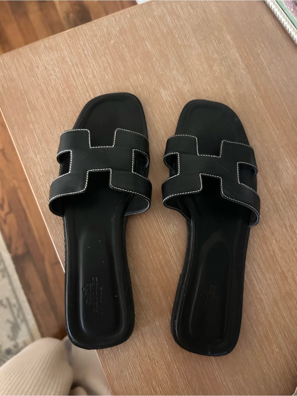 H Designer Black Leather Slide Sandals with White Stitching - Women